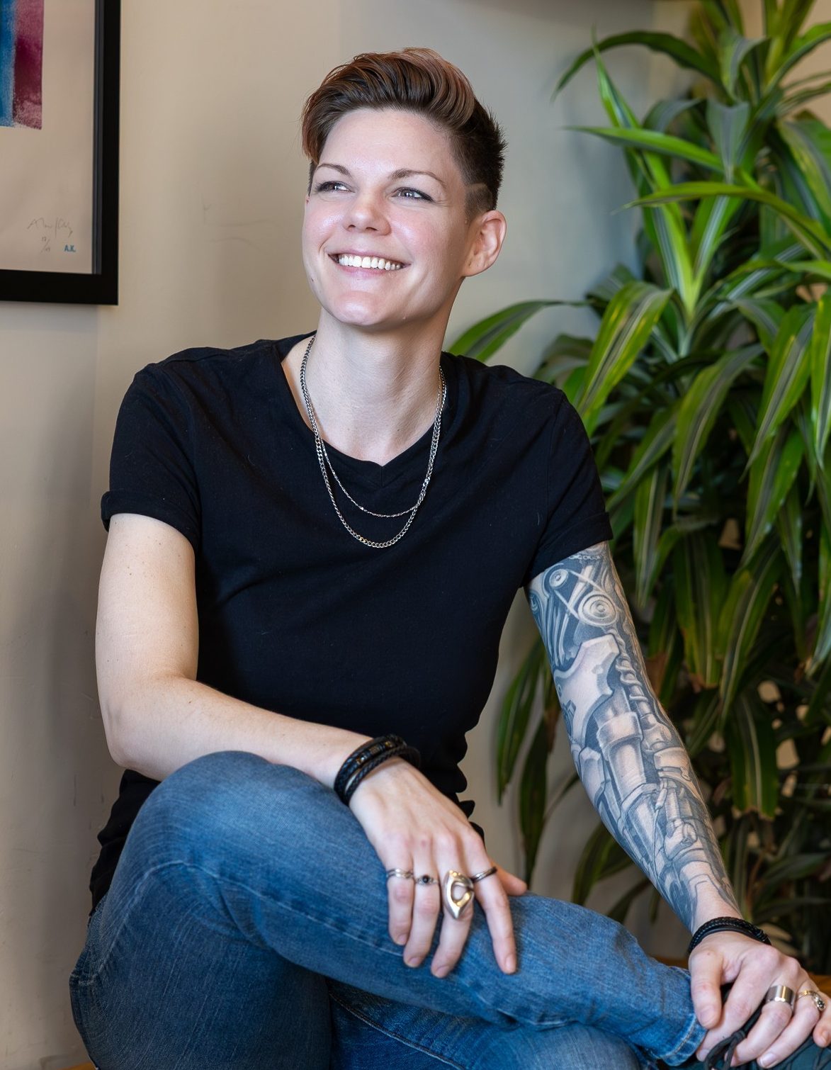 Therapist Smiling on Bench
Photographed by https://milabright.com/